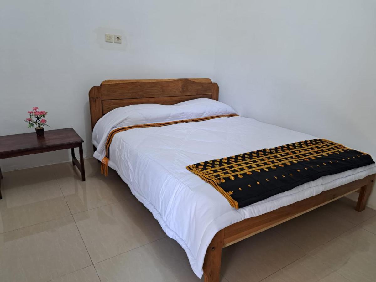 Riung Tiga Empat Tujuh Guesthouse Eksteriør bilde